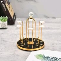 Golden Glass Stand Moving 00021